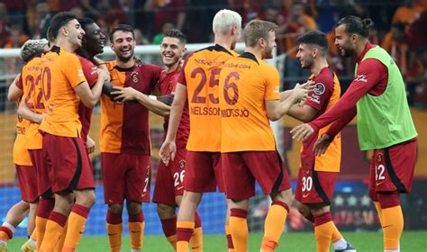 G­a­l­a­t­a­s­a­r­a­y­ ­R­e­k­o­r­a­ ­K­o­ş­u­y­o­r­